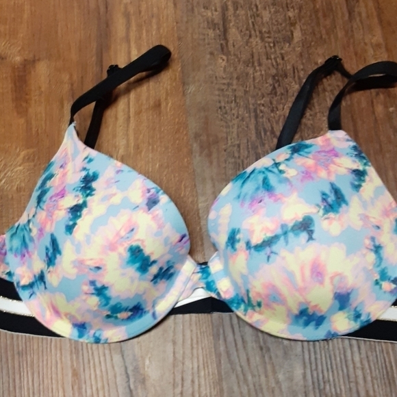 PINK Victoria's Secret Other - Victoria secret tshirt bra 34b